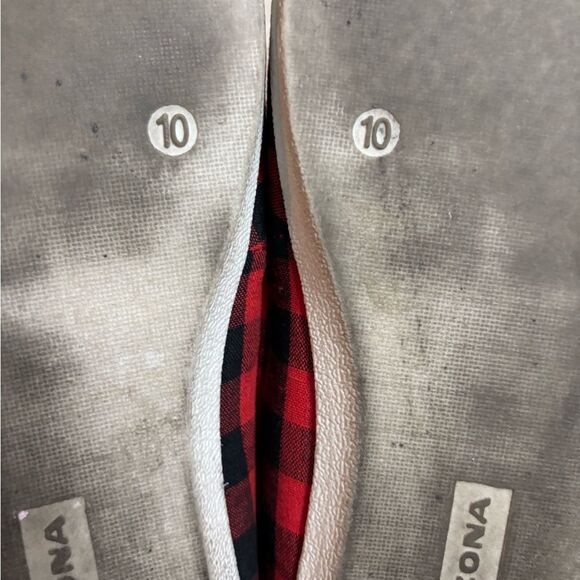 Arizona Jean Company Red and Black Buffalo Plaid Shoes - Picture 6 of 8
